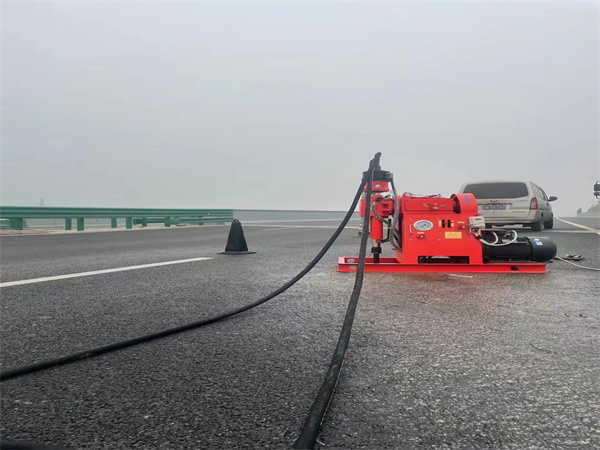 曲江马路路基路面开裂下沉注浆加固灌浆