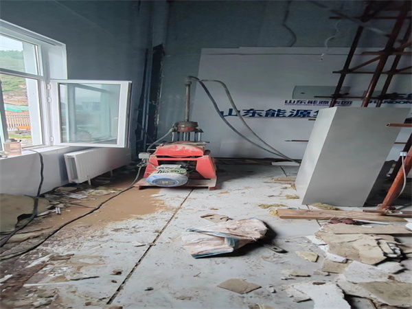 曲江地基基础下沉墙体裂缝加固注浆顶升施工